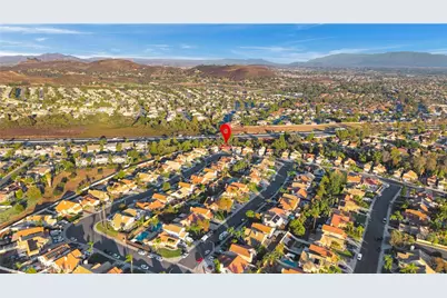39040 Via Las Quintas, Murrieta, CA 92562 - Photo 9
