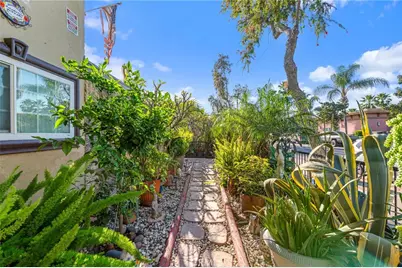 2166 W Alameda, Anaheim, CA 92801 - Photo 41