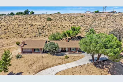 7402 Calpella, Hesperia, CA 92345 - Photo 1