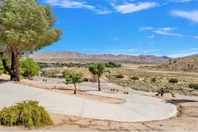 7402 Calpella, Hesperia, CA 92345 - Photo 3