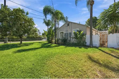 6815 Barcelona, Riverside, CA 92504 - Photo 41