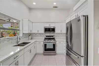 569 Award Drive, Colton, CA 92324 - Photo 11