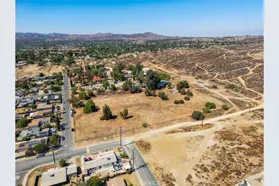 1040 Tepee, Perris, CA 92570 - Photo 23