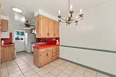 7227 Whitaker Avenue, Lake Balboa, CA 91406 - Photo 17