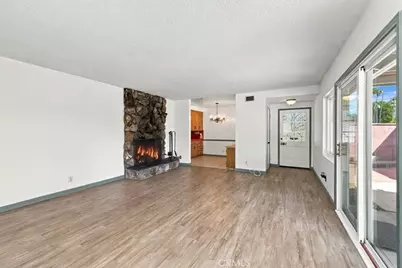 7227 Whitaker Avenue, Lake Balboa, CA 91406 - Photo 11