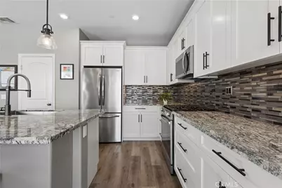 3392 Licorice, San Bernardino, CA 92407 - Photo 7