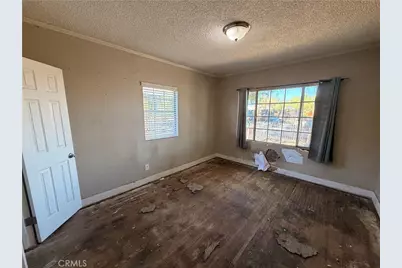 604 W 105th, Los Angeles, CA 90044 - Photo 9