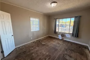 604 W 105th, Los Angeles, CA 90044 - Photo 9