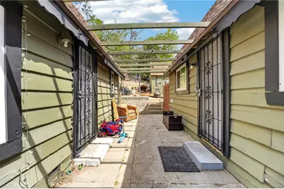 23762 Manzanita Drive, Crestline, CA 92325 - Photo 5