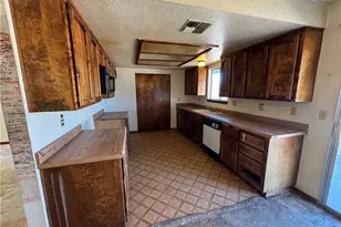 15788 Lindero, Victorville, CA 92395 - Photo 5