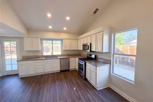 563 Tell Ln, Hemet, CA 92544 - Photo 3