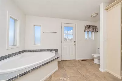 8725 Cedar, Phelan, CA 92371 - Photo 21
