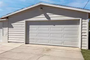 695 N Pepper Ave, Rialto, CA 92376 - Photo 23