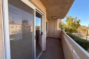 19838 Sandpiper Pl, Newhall, CA 91321 - Photo 15