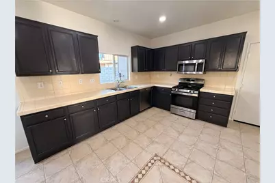 26186 Lawrence Union, Murrieta, CA 92563 - Photo 7