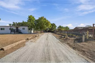 31619 Wolfskill, Nuevo, CA 92567 - Photo 3
