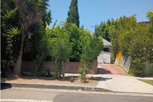 929 S Muirfield Rd, Los Angeles, CA 90019 - Photo 1