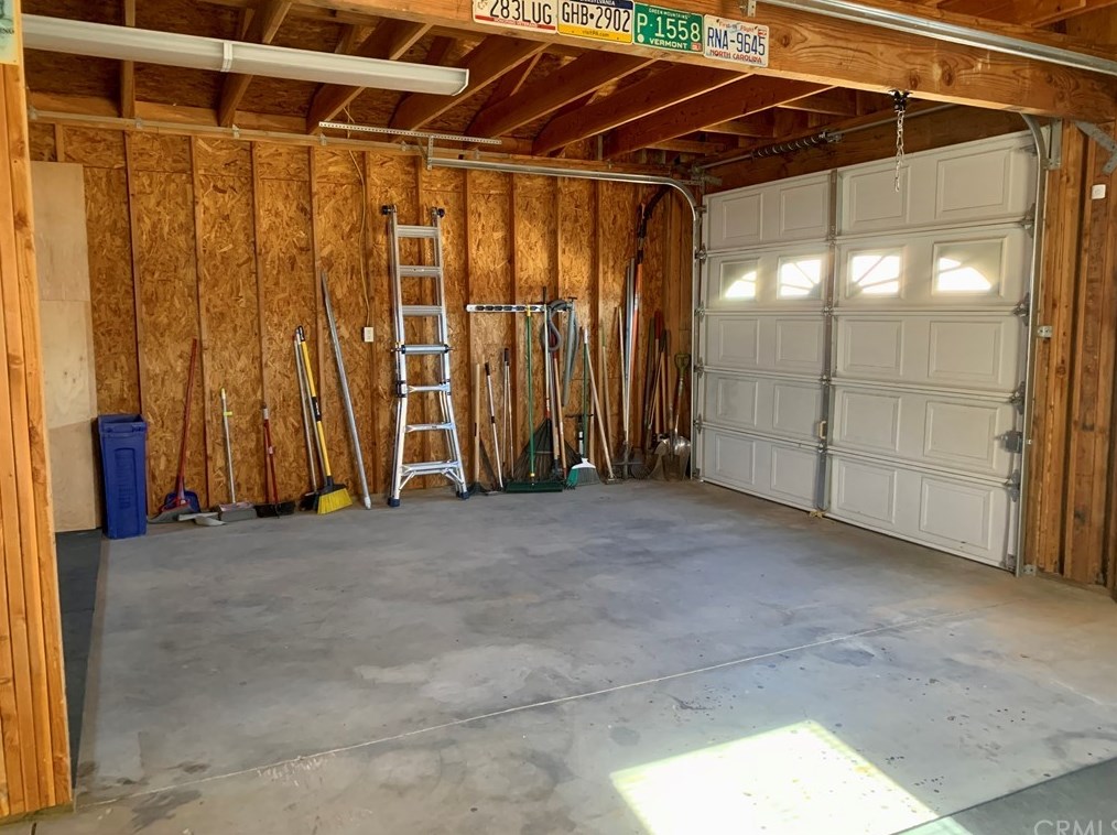 6291 Lear Ave, Twntynine Plm CA  92277-9143 exterior