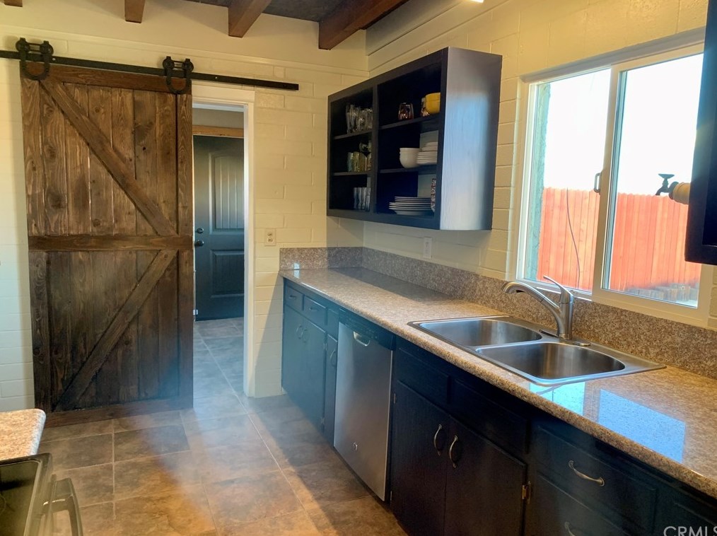 6291 Lear Ave, Twntynine Plm CA  92277-9143 exterior