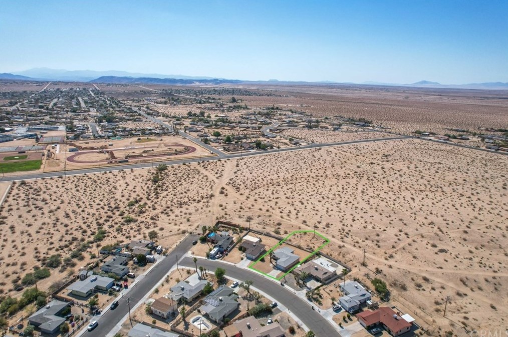 73038 Sunnyvale Dr, Twntynine Plm CA  92277-2243 exterior