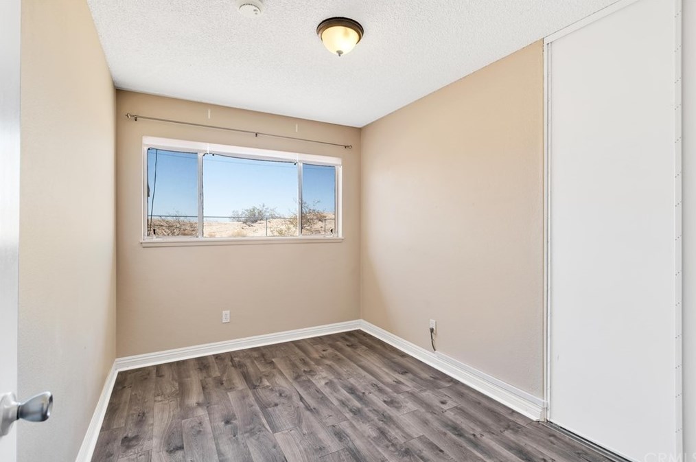 73038 Sunnyvale Dr, Twntynine Plm CA  92277-2243 exterior