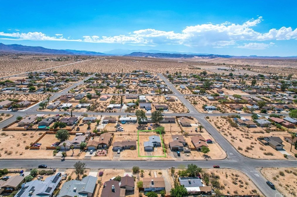 5530 Lupine Ave, Twntynine Plm CA  92277-1468 exterior