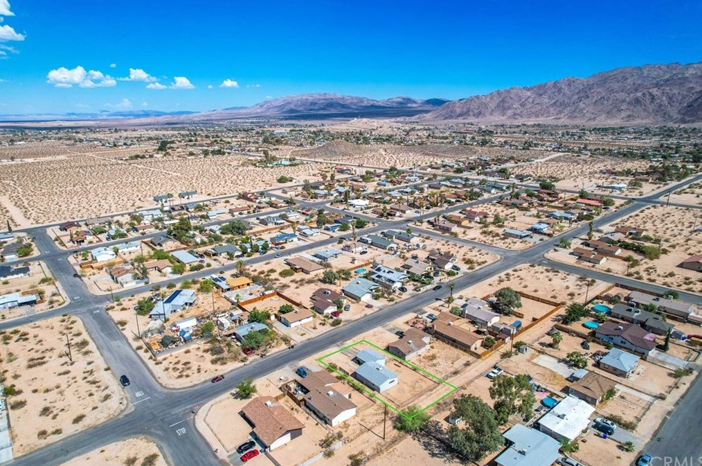 5530 Lupine Ave, Twntynine Plm CA  92277-1468 exterior