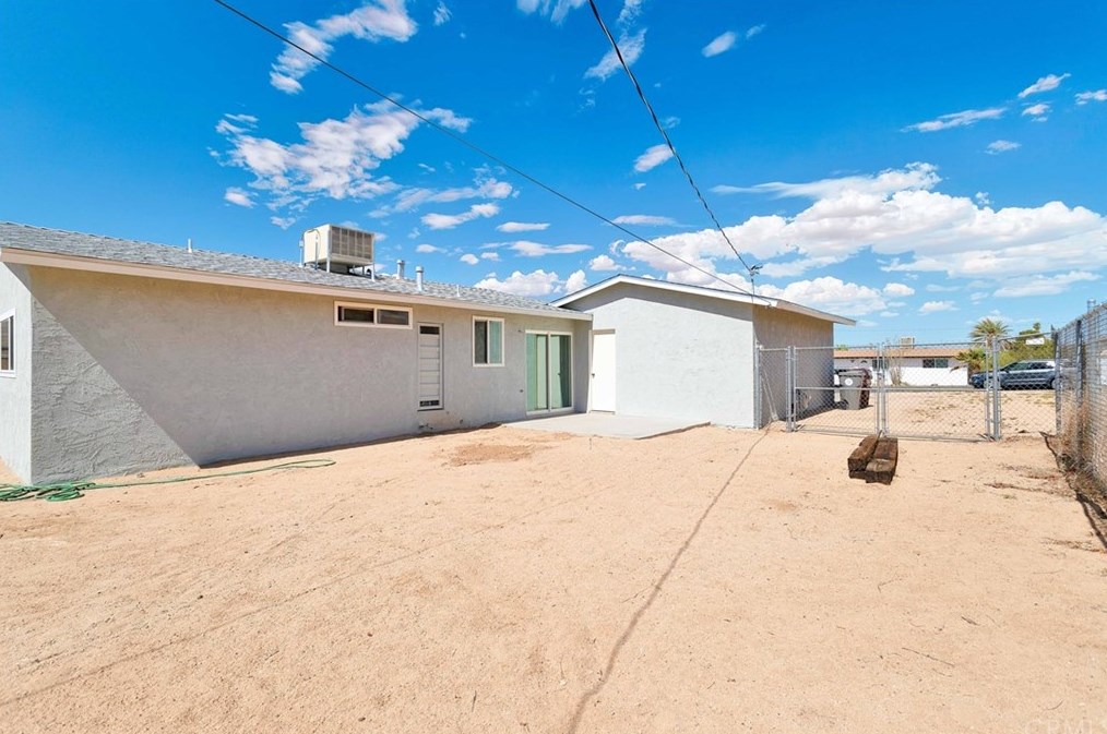 5530 Lupine Ave, Twntynine Plm CA  92277-1468 exterior