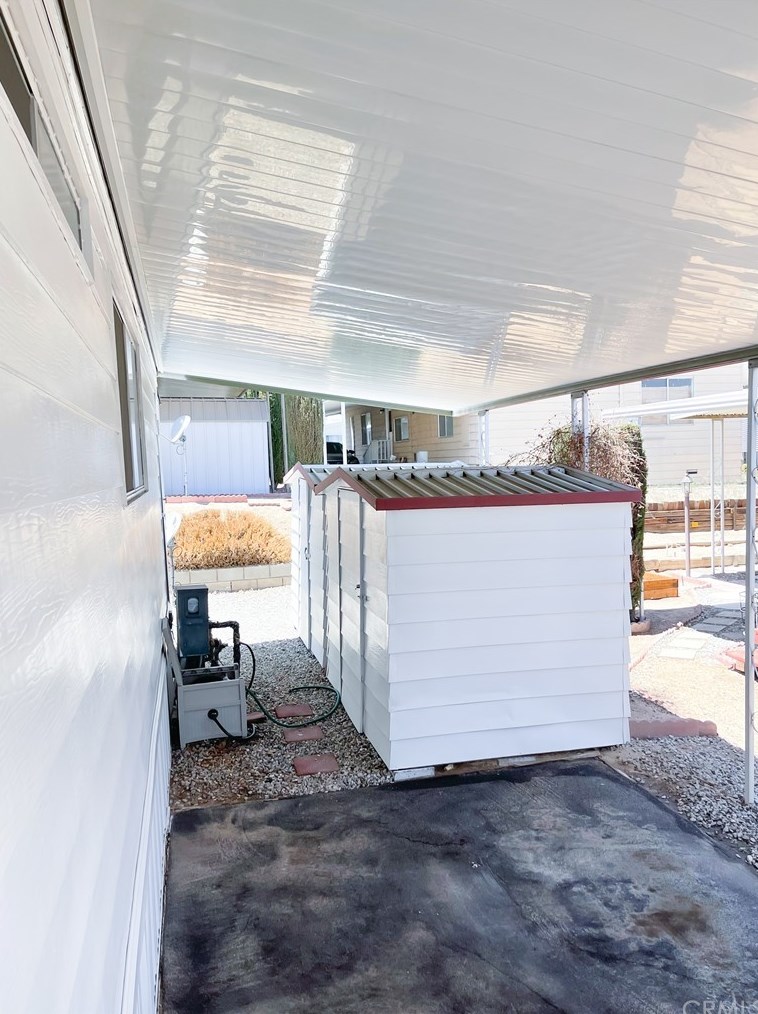 54999 Martinez Trl, Yucca Valley CA 92284-2460 exterior