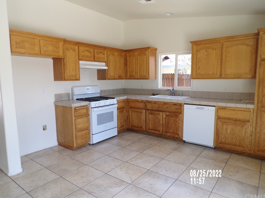 61931 Oleander Dr, Joshua Tree CA  92252-2024 exterior