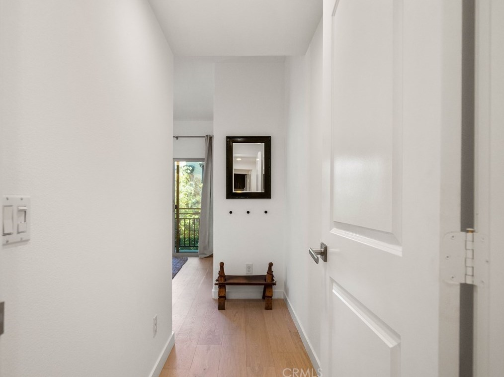 1638 Lucretia Ave, Los Angeles CA  90026-2650 exterior