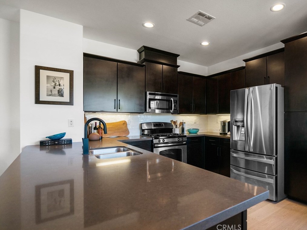 1638 Lucretia Ave, Los Angeles CA  90026-2650 exterior