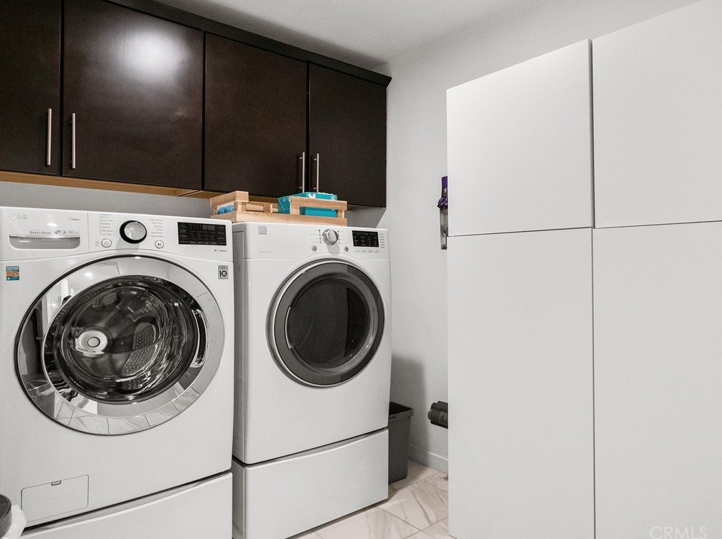 1638 Lucretia Ave, Los Angeles CA  90026-2650 exterior