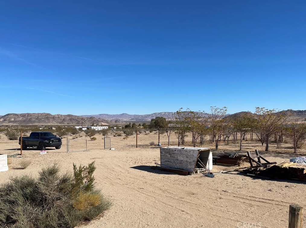 3546 Dusty Mile Rd, Yucca Valley CA  92285-2047 exterior