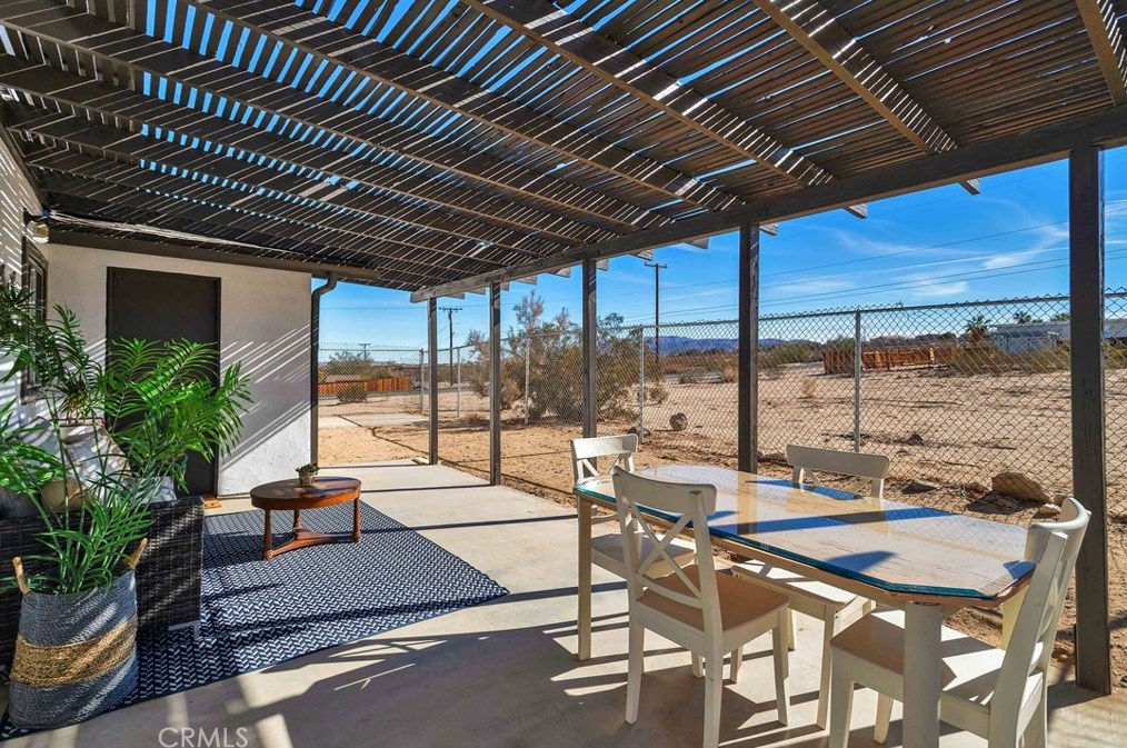 73881 Siesta Dr, Twntynine Plm CA  92277-1851 exterior