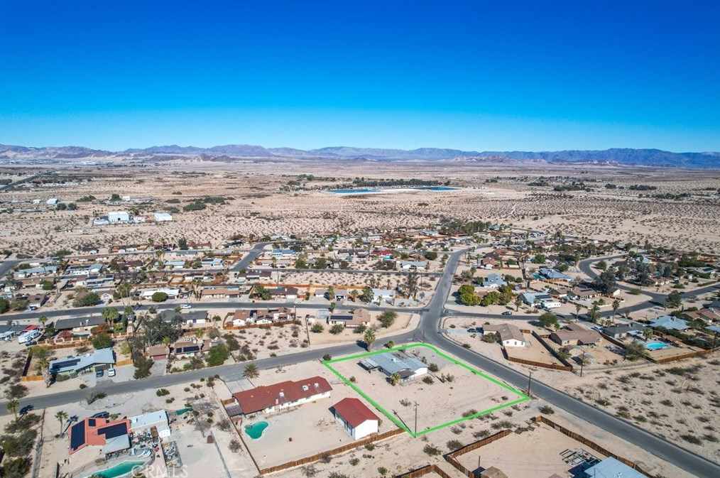 73881 Siesta Dr, Twntynine Plm CA  92277-1851 exterior