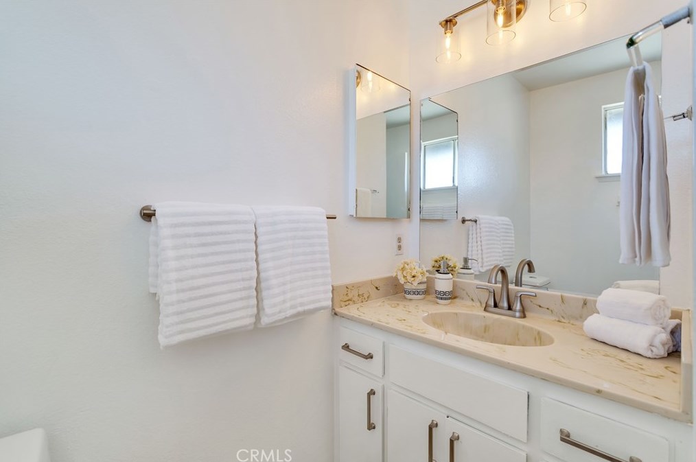 73881 Siesta Dr, Twntynine Plm CA  92277-1851 exterior
