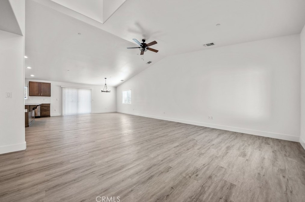 7650 Rockaway Ave, Yucca Valley CA  92284-2383 exterior