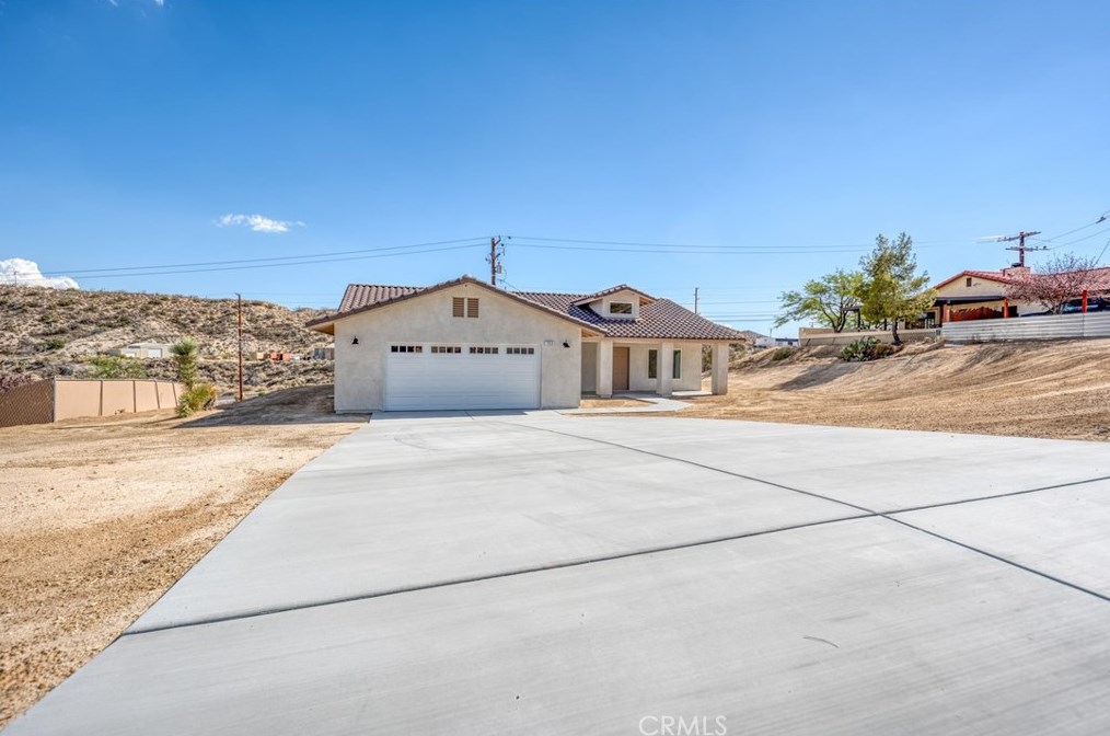 7650 Rockaway Ave, Yucca Valley CA  92284-2383 exterior