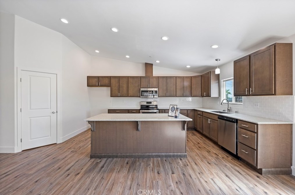 7650 Rockaway Ave, Yucca Valley CA  92284-2383 exterior