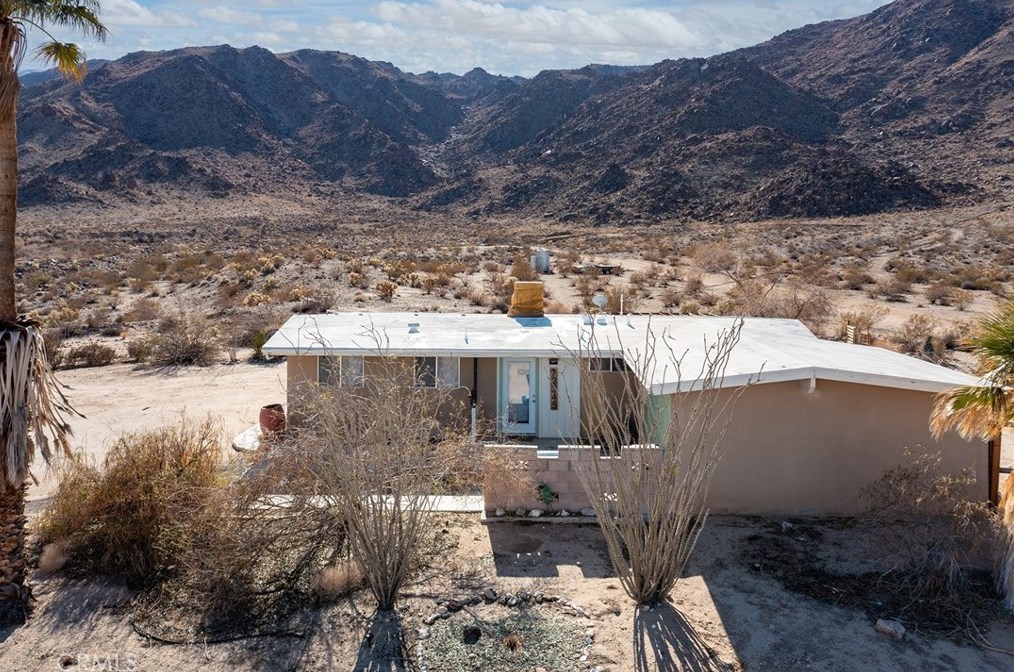 72345 Foothill Dr, Twntynine Plm CA  92277-2973 exterior