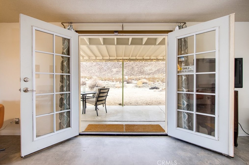 72345 Foothill Dr, Twntynine Plm CA  92277-2973 exterior