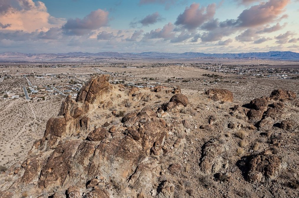 72345 Foothill Dr, Twntynine Plm CA  92277-2973 exterior