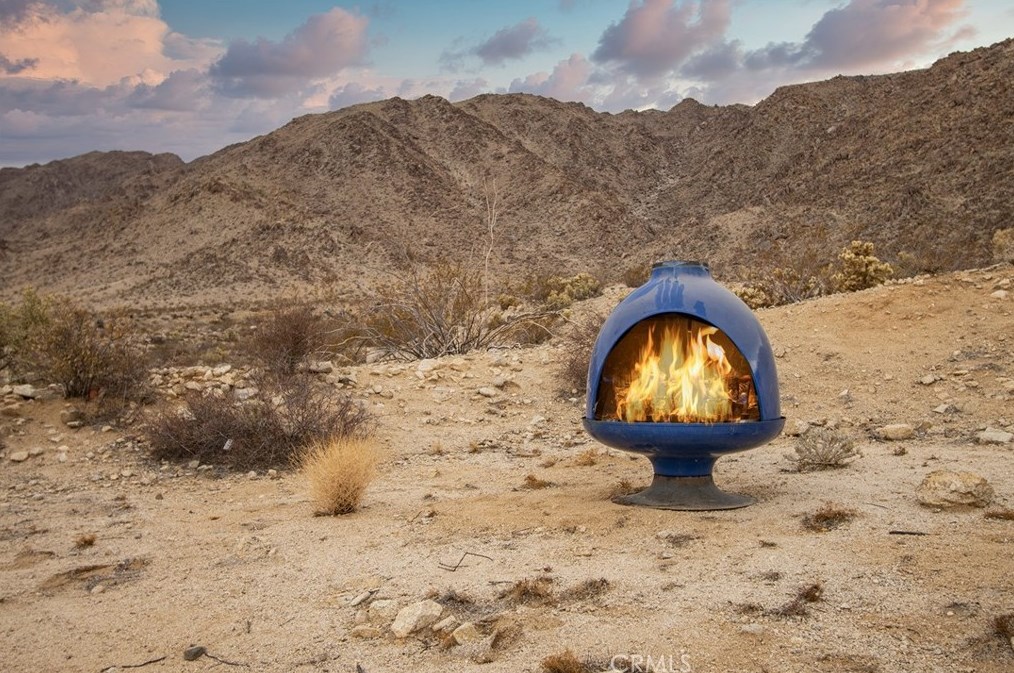 72345 Foothill Dr, Twntynine Plm CA  92277-2973 exterior