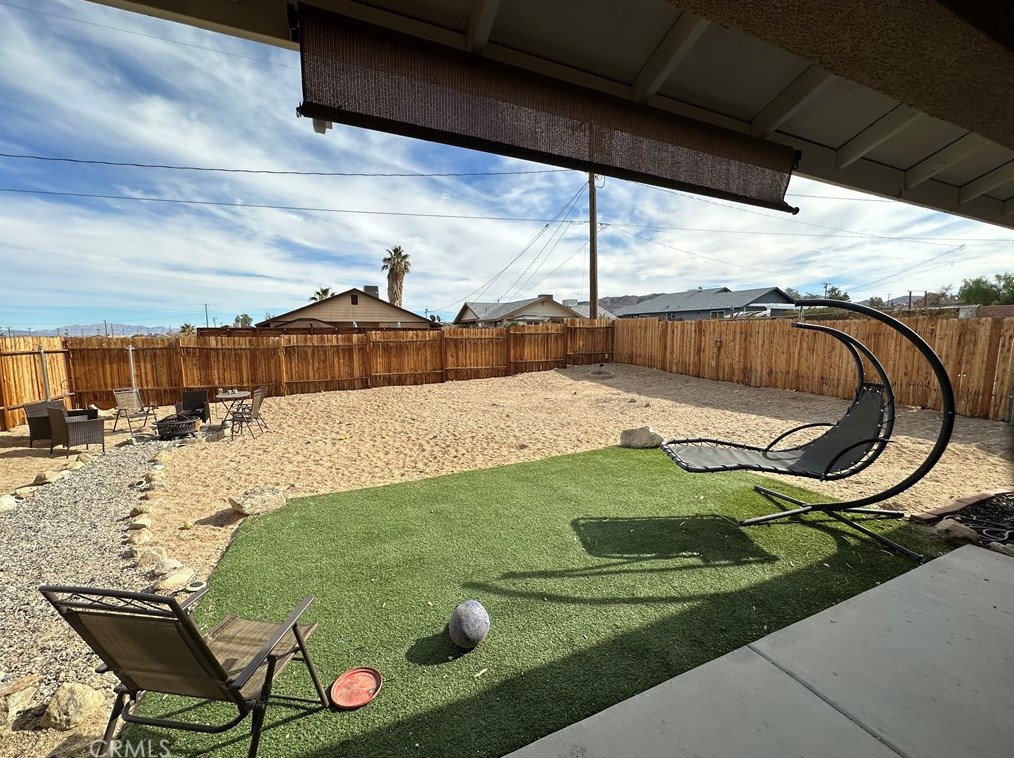 7415 Saladin Ave, Twntynine Plm CA  92277-3855 exterior