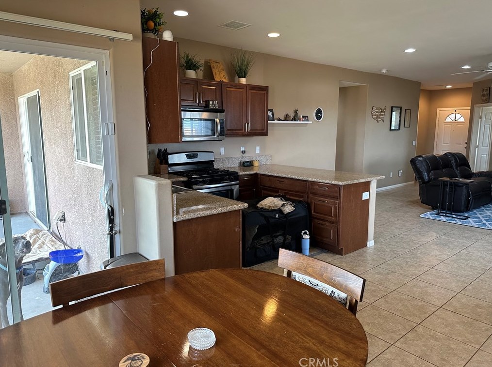 7415 Saladin Ave, Twntynine Plm CA  92277-3855 exterior