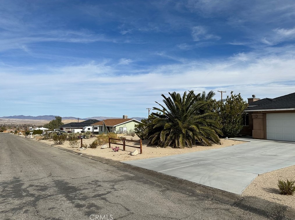 7415 Saladin Ave, Twntynine Plm CA  92277-3855 exterior