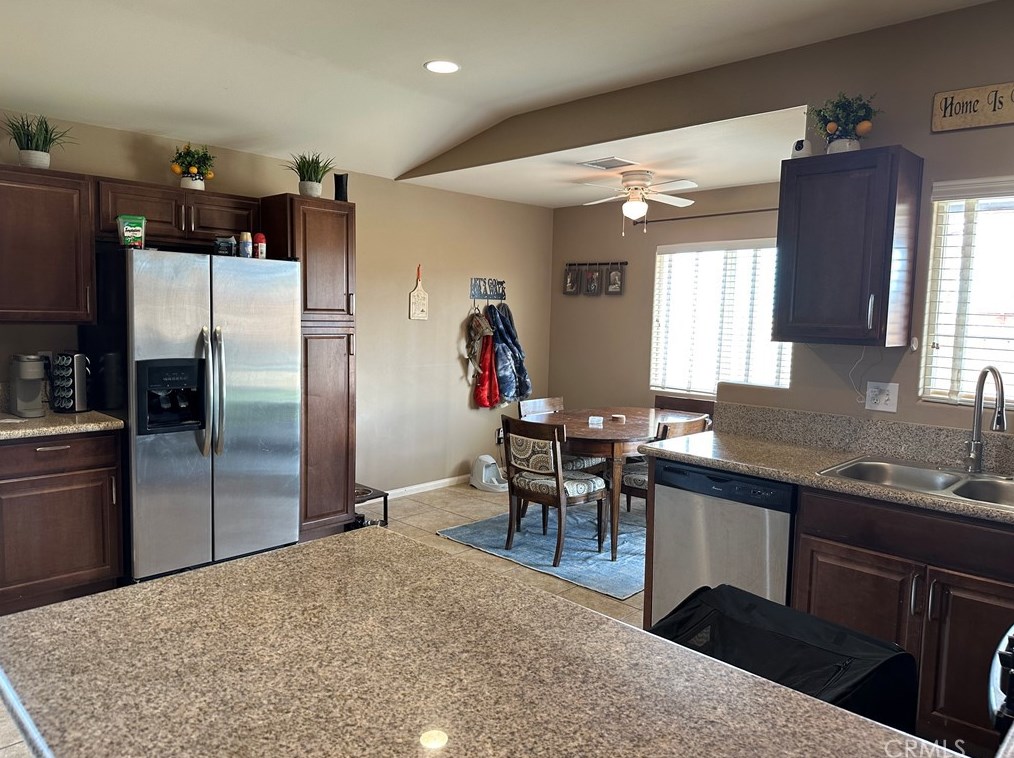 7415 Saladin Ave, Twntynine Plm CA  92277-3855 exterior