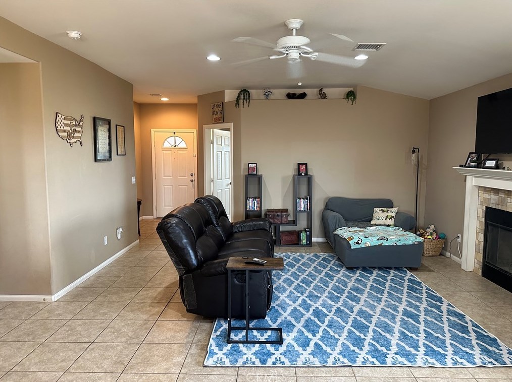 7415 Saladin Ave, Twntynine Plm CA  92277-3855 exterior