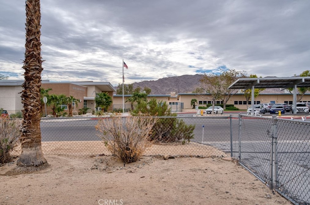 73184 El Paseo Dr, Twntynine Plm CA  92277-2529 exterior